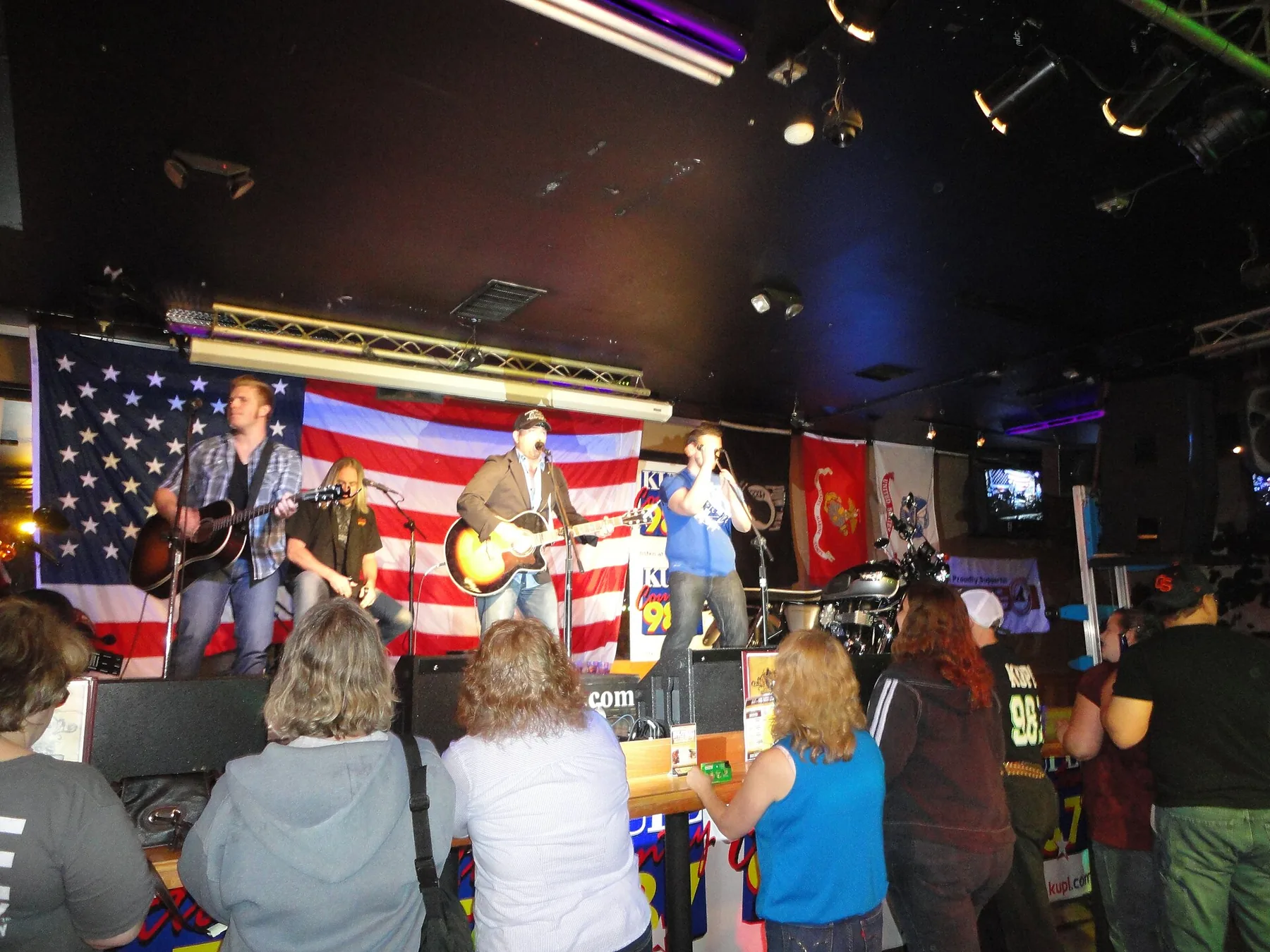 singers in a live vocal concert
