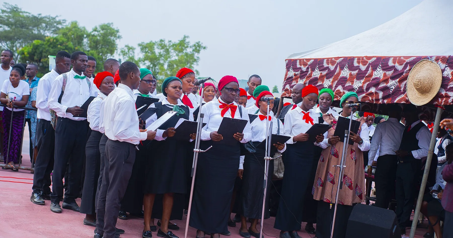 choir singers singing in group rehearsal