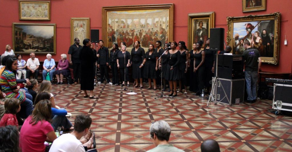 Groupe de gospel en concert pour évoquer la force d’une chorale