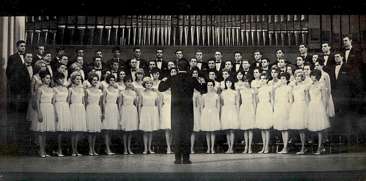 Choral Singing in Middle School: Official Texts and Practice